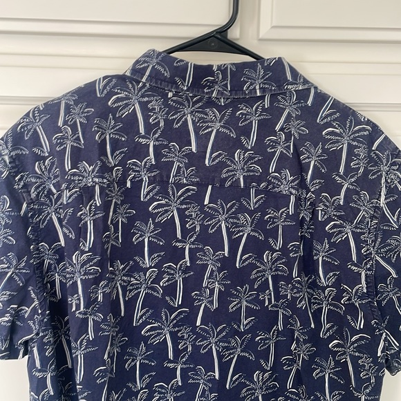 American eagle palm tree print button down - Picture 5 of 5